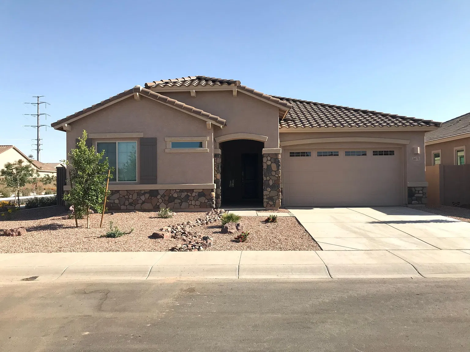 4 bed, 2.5 bath, 2257 sqft, $2,600 — Photo 1