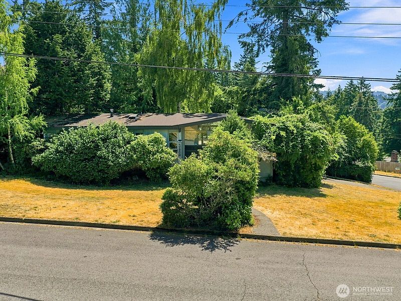 3rd image of 17805 NE 9th Street