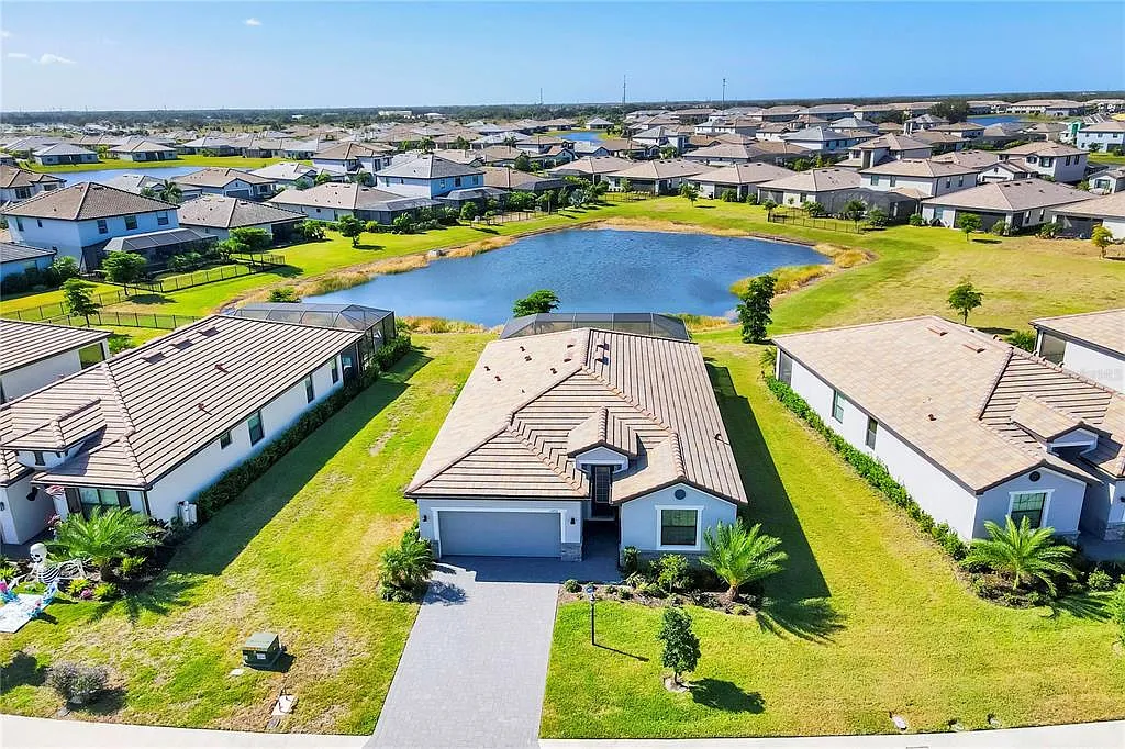 3 bed, 3.0 bath, 2027 sqft, $7,500 — Photo 4