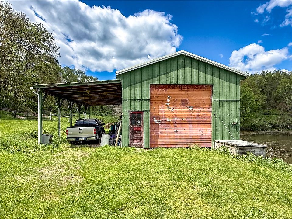 31st image of 401 Beefalo Rd