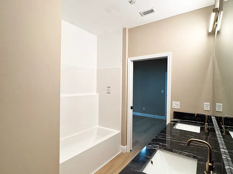 504 E Burgess Rd #C — Photo 22