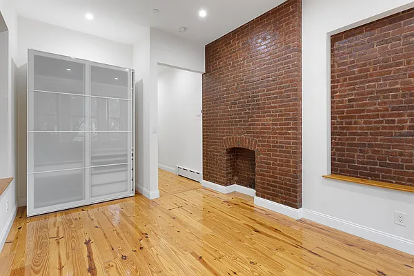 Rented by Nest Seekers International | media 9