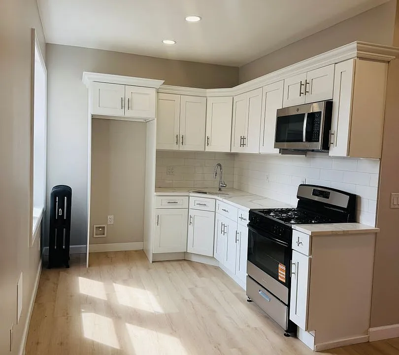 53-55 Henry St #57