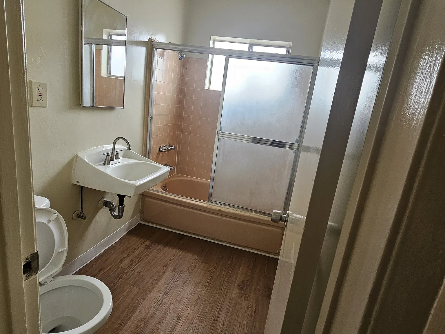 5711 La Mirada Ave — Photo 3