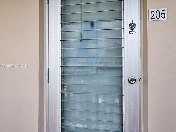 4th image of 2724 Garden Dr S APT 205