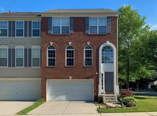 42745 Bennett St, Chantilly, VA 20152