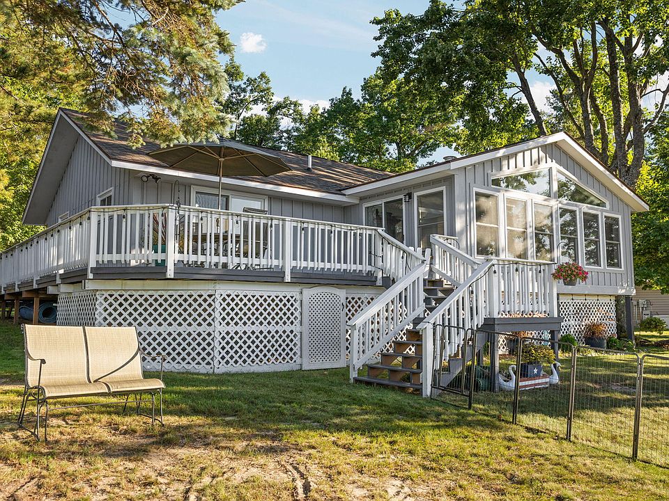 1st image of 3931 Lakeside Ct