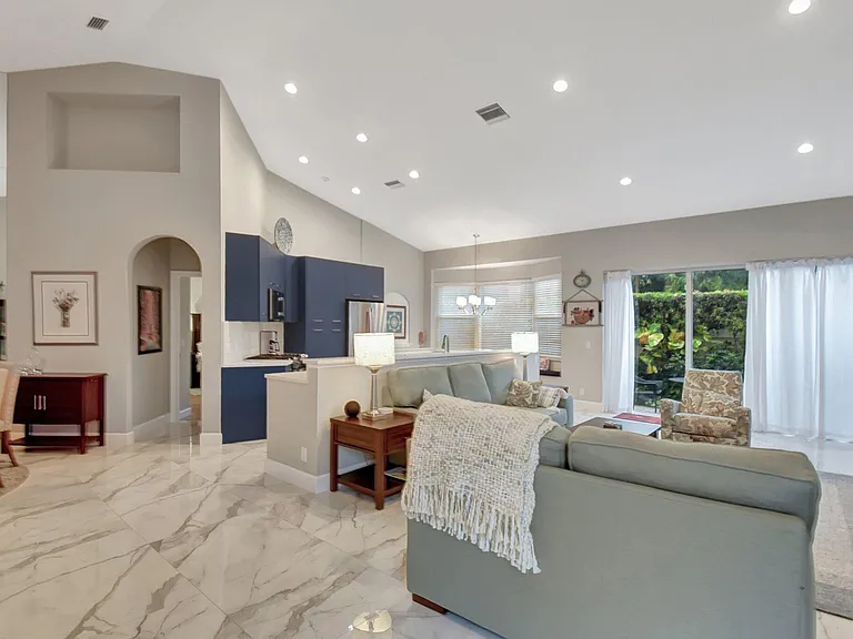8180 Sandpiper Way — Photo 2