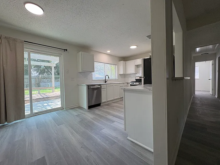 5311 Green Hazel Ct — Photo 3