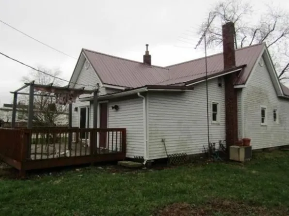 82 W 4th St, Switz City, IN 47465