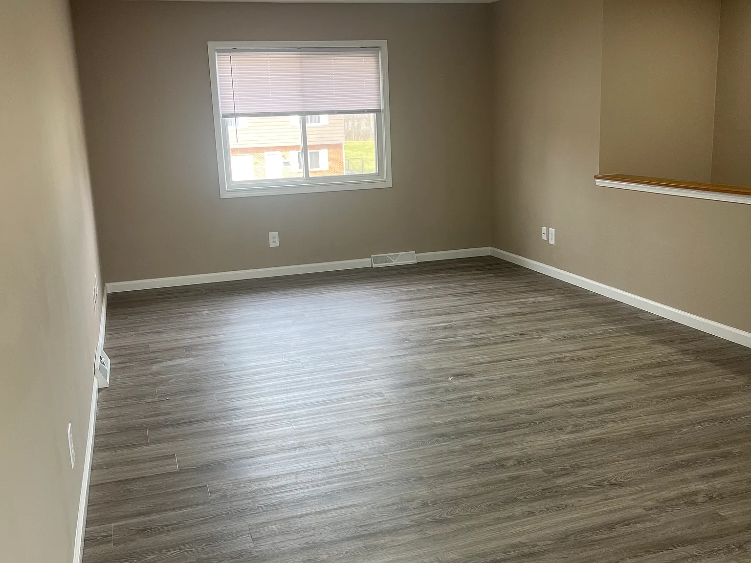 2 bed, 1.5 bath, 900 sqft, $1,450 — Photo 4