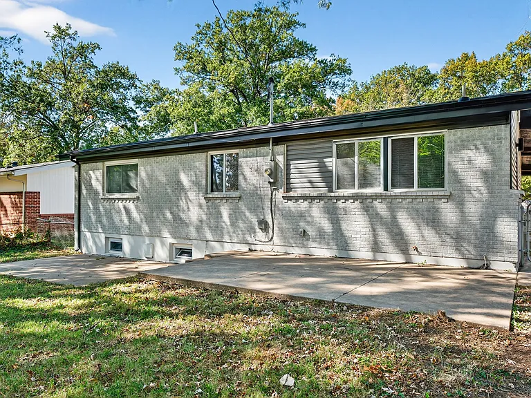 2358 Vorhof Dr — Photo 36