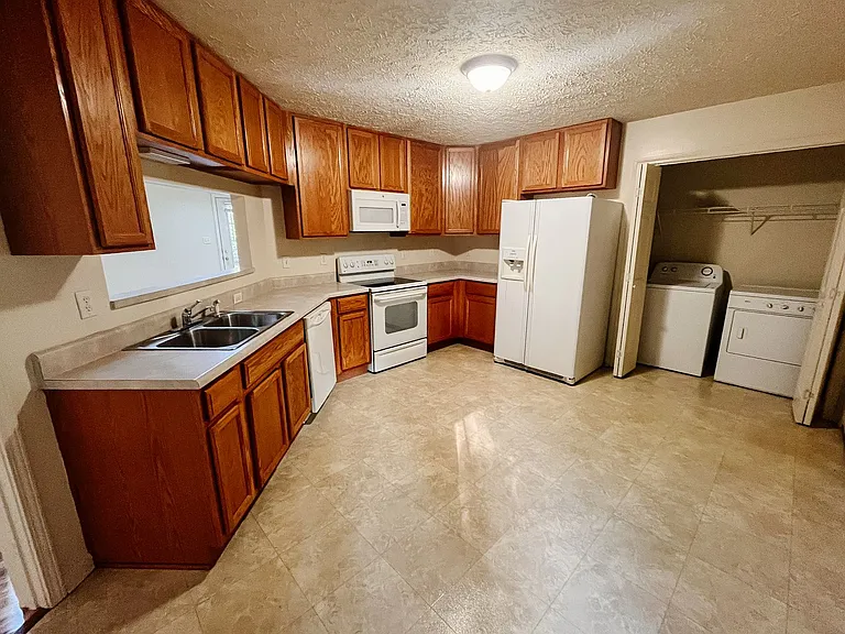 511 Owens St — Photo 10