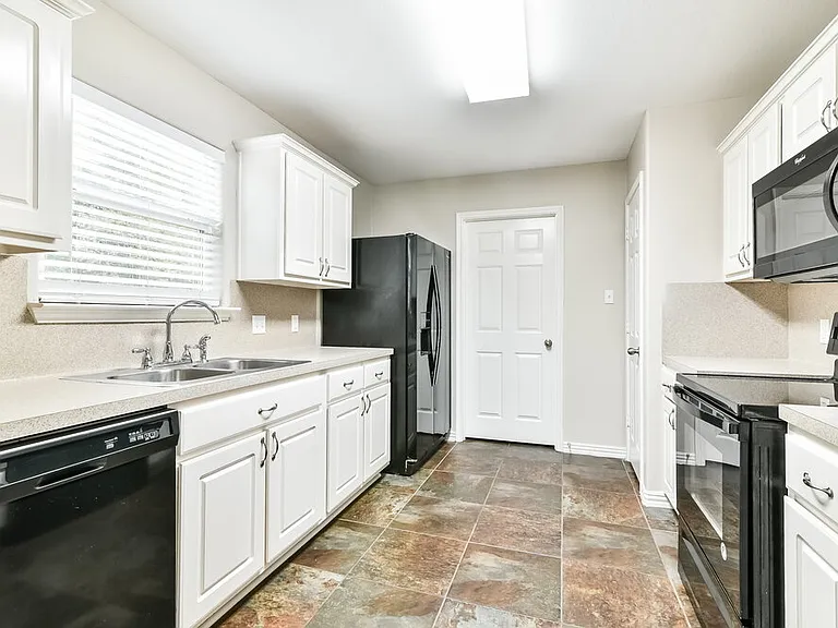 4722 San Antonio River Dr — Photo 5