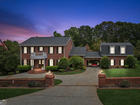 242 Cloudland Rd N, Dahlonega, GA 30533