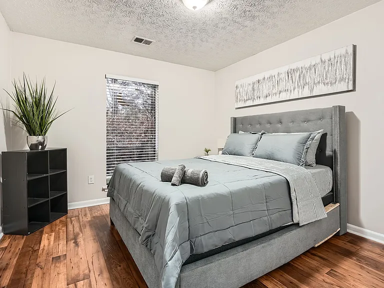 1040 Terramont Dr — Photo 19