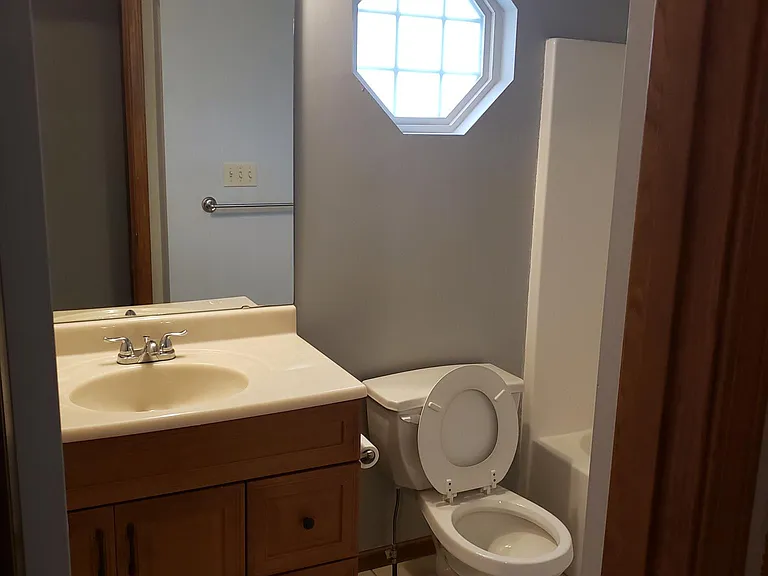 2nd floor, 4-piece bathroom #1