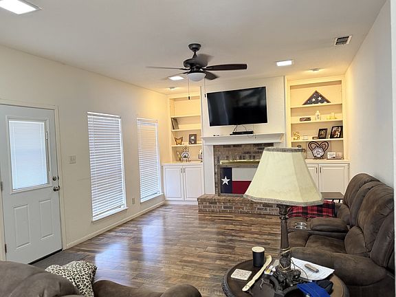 3rd image of 116 Lytle Place Dr