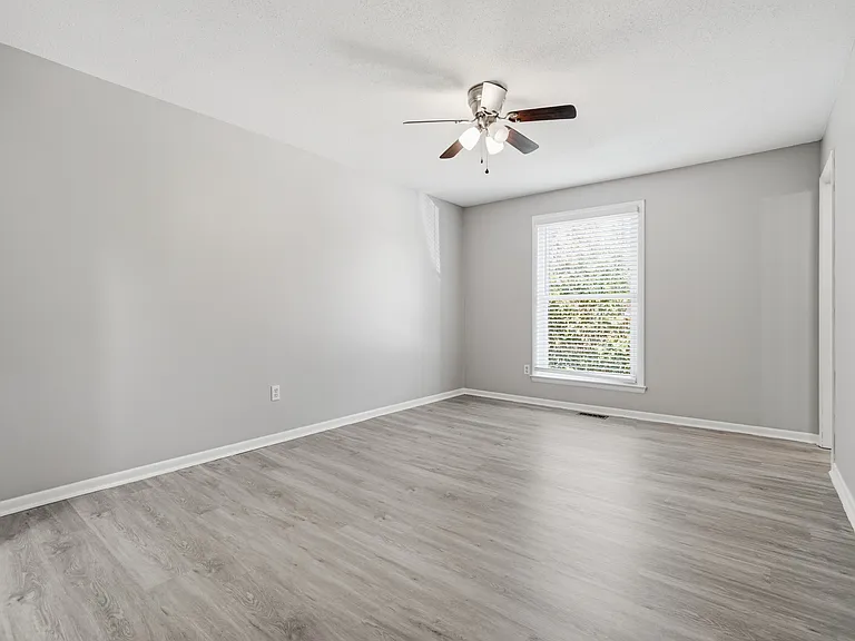 125 Tower Dr #1 — Photo 25