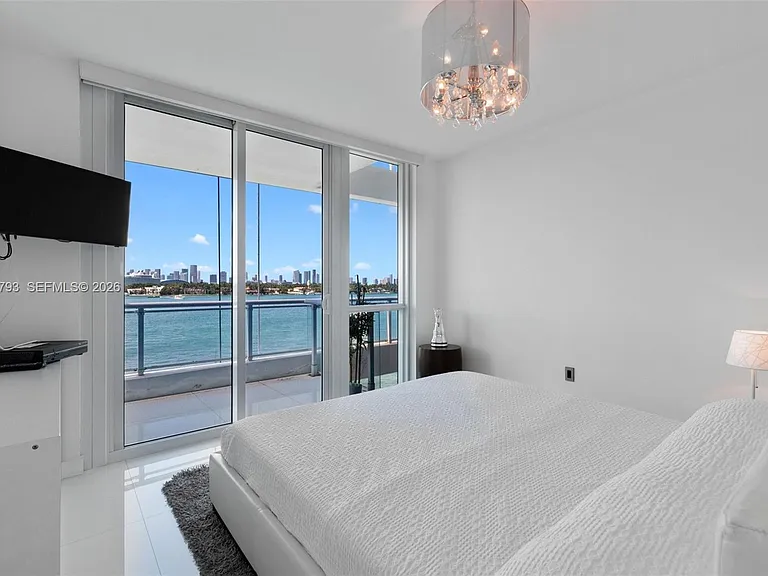 540 West Ave #513 — Photo 3