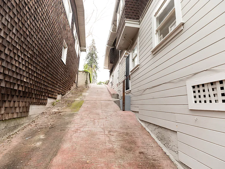 373 Moraga Ave — Photo 51
