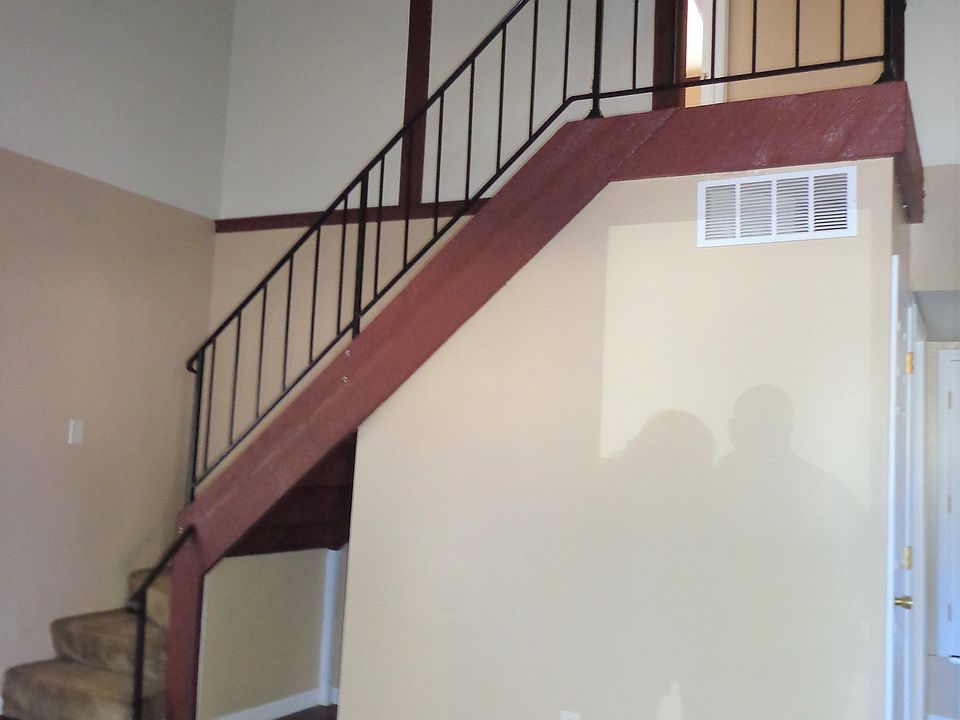 1st image of 848 Dawnview Ct
