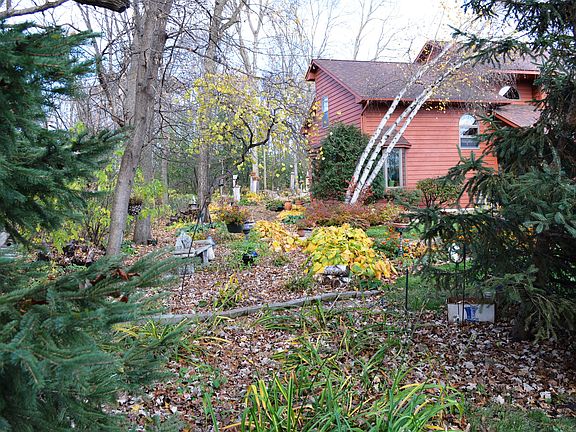3rd image of 708 Grundhoefer Ct