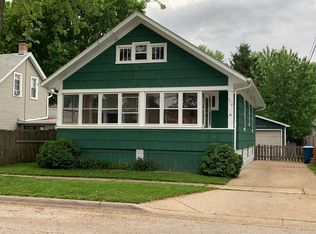 570 6th Ave, Aurora, IL 60505