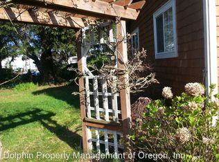 1642 30th St, Florence, OR 97439