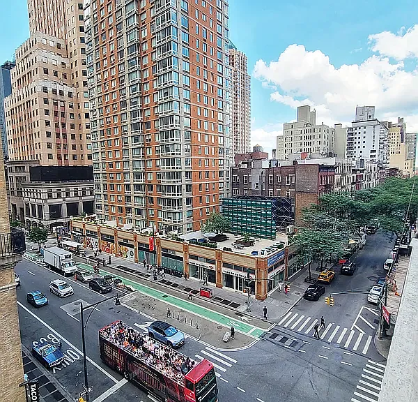 255 W 51st St #5A — Photo 7