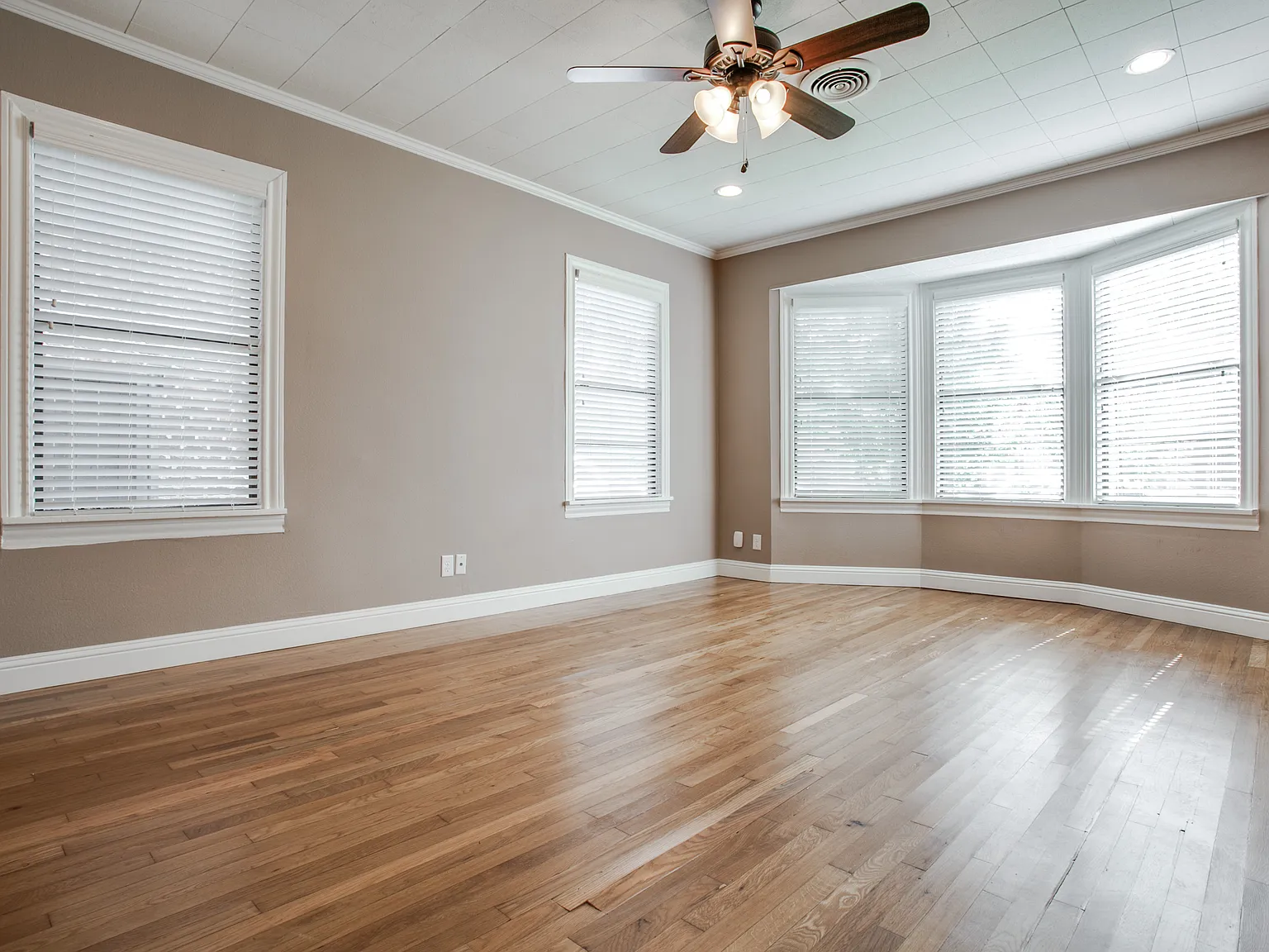 3 bed, 1750 sqft, $4,000 — Photo 3