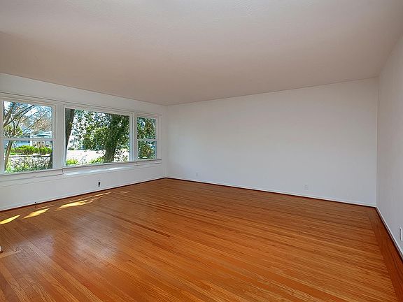 5th image of 2149 Humboldt Street