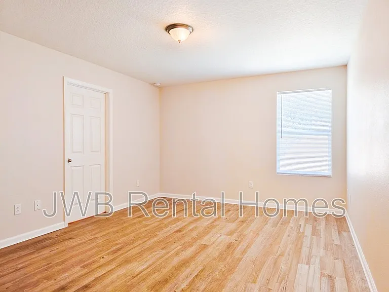 8213 Free Ave — Photo 8