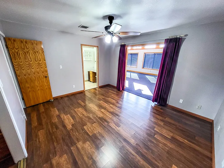25 W Maverick Ln — Photo 20