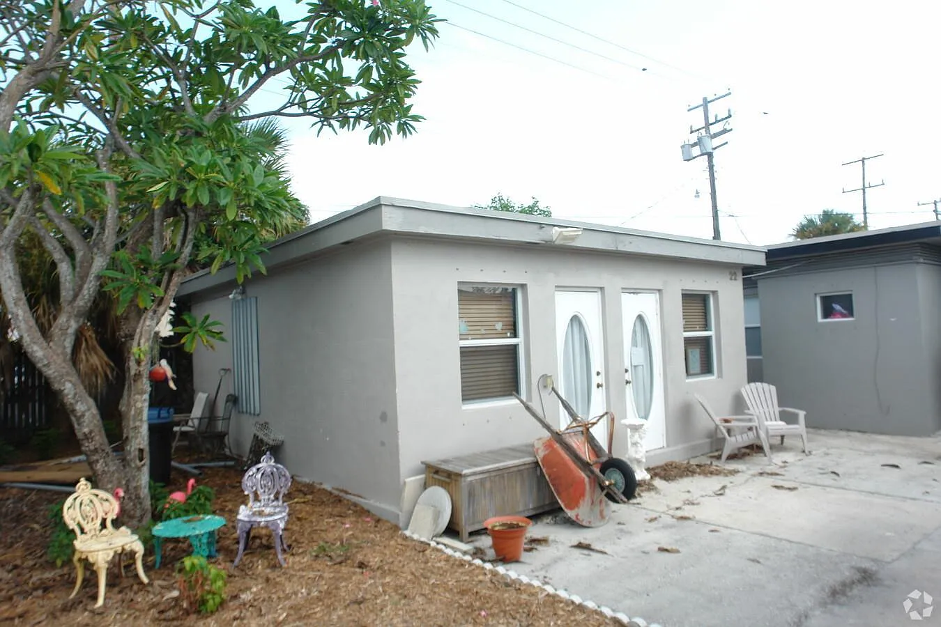 Studio, 200 sqft, $1,050 — Photo 3
