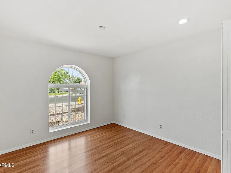 4503 W Bryce Ln — Photo 32