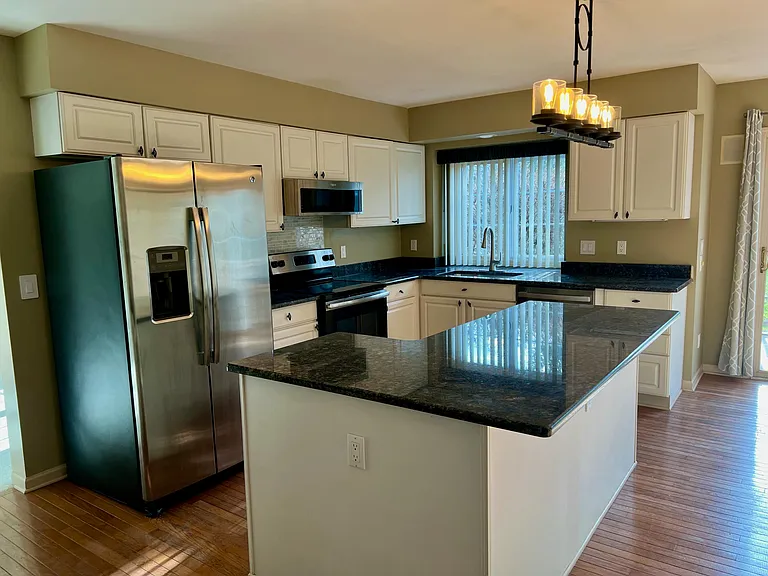 16185 Country Knoll Dr — Photo 5