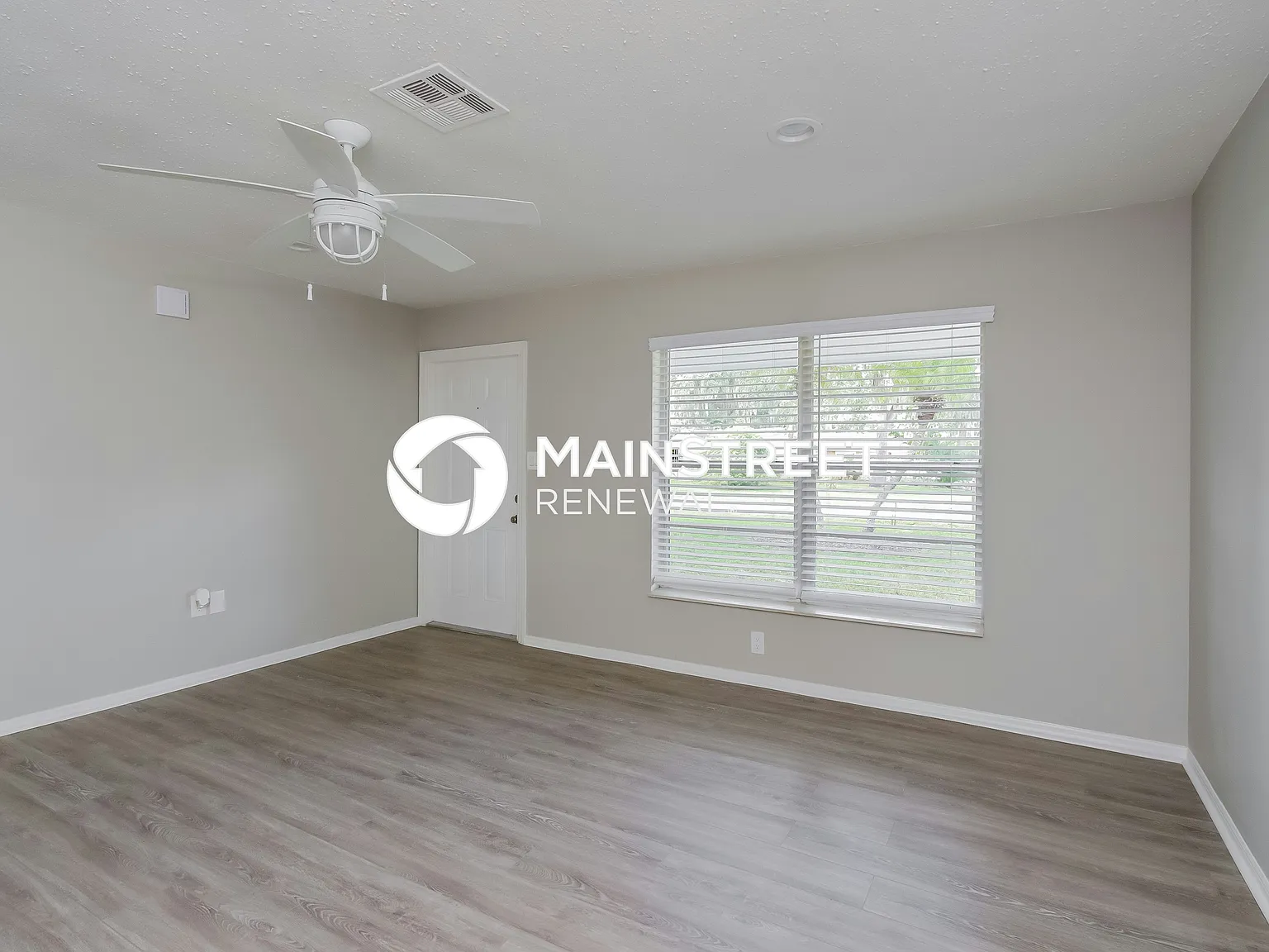 3401 Spainwood Dr — Photo 2