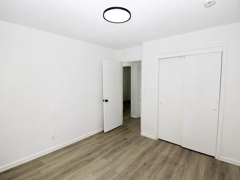 112 Hollywood Blvd — Photo 10