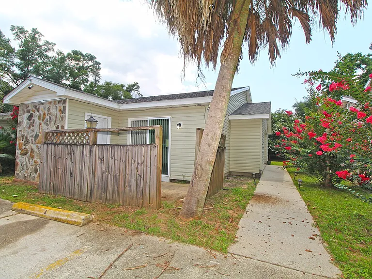 601 N 61st Ave #A — Photo 13