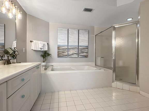 4th image of 15200 Emerald Coast Pkwy Unit 703