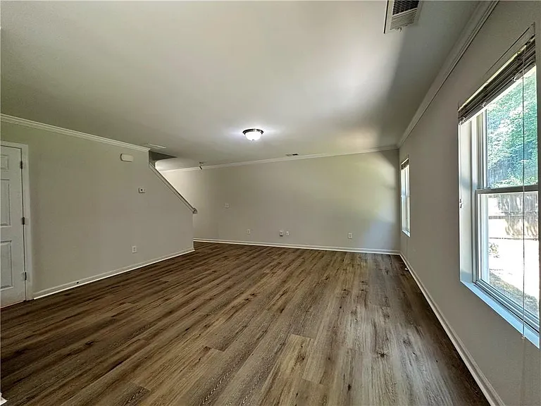 3340 Griffin Way — Photo 5