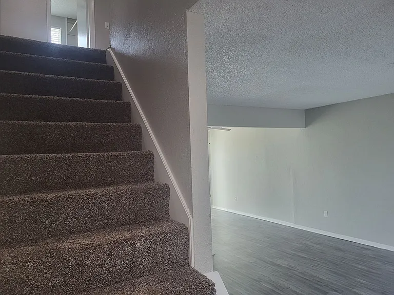 1704 Warren Dr — Photo 20