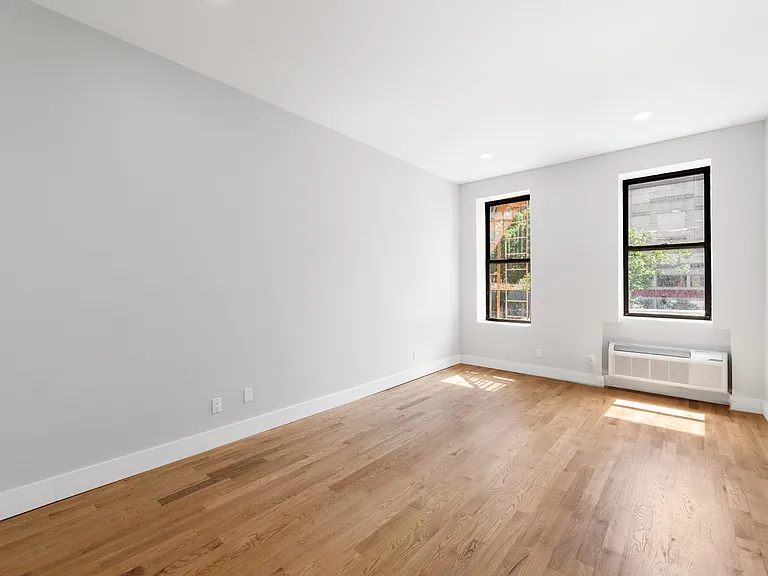 577 2nd Ave #26 — Photo 3