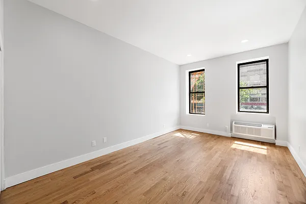 Rented by Mossanen Group | media 9