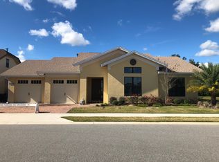 10600 Woods Dr, Oxford, FL 34484