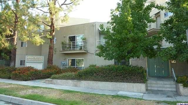 1st image of 2915 Montrose Ave APT 326