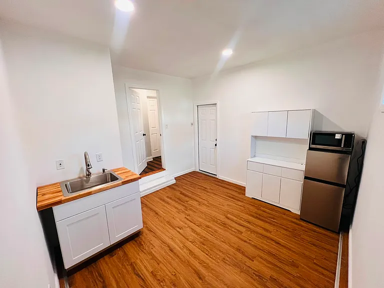 31 Walnut St #1 — Photo 7
