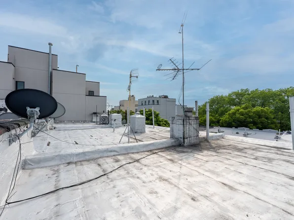 1517 Jefferson Avenue image 12 of 16