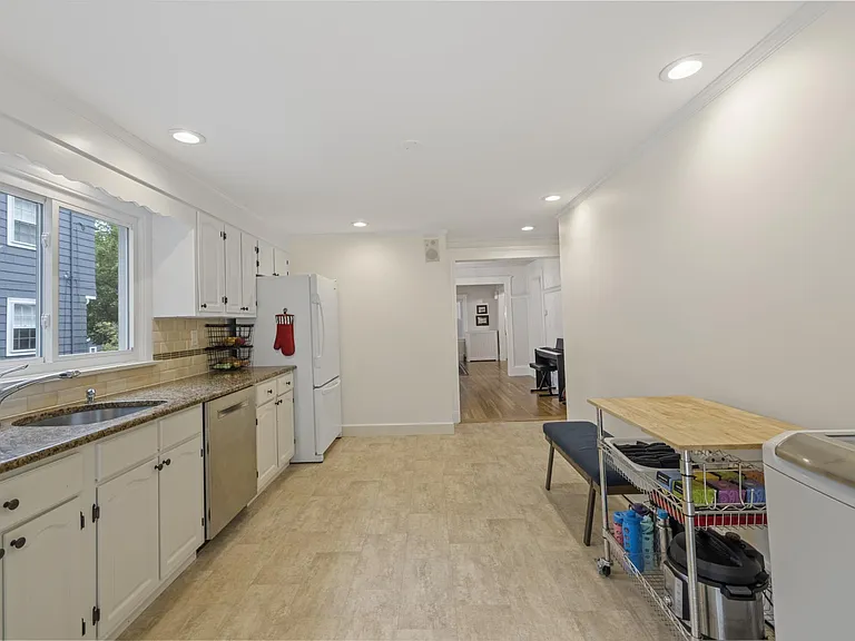 107 Ronald Rd — Photo 5